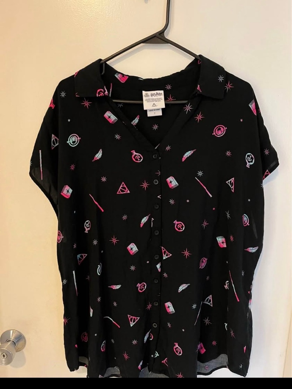 Harry Potter Black Button-Front Camp Shirt - Women's